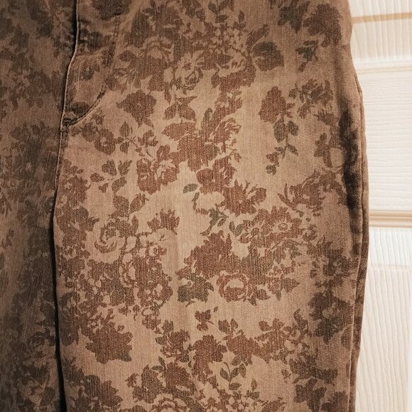 Gloria Vanderbilt Amanda Pants, Sz 10, Denim, Gray w/ Gray Flowers New - Picture 2 of 5